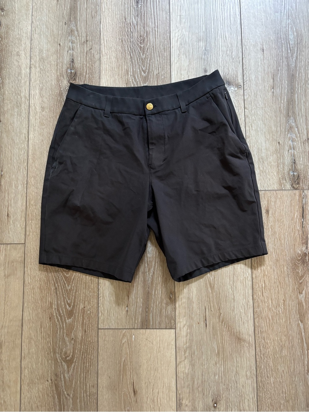Lululemon Commission men's shorts in black. Size 30